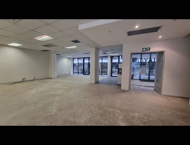 236M² OFFICE TO LET IN WOODSTOCK